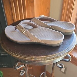 Vionic Flip Flop Grey/Brown Sandals